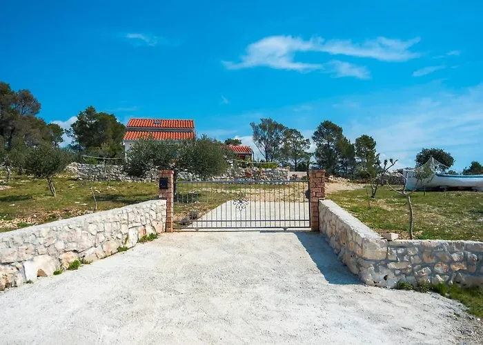 Isolated Paradise Adio Mare Milna Brac
