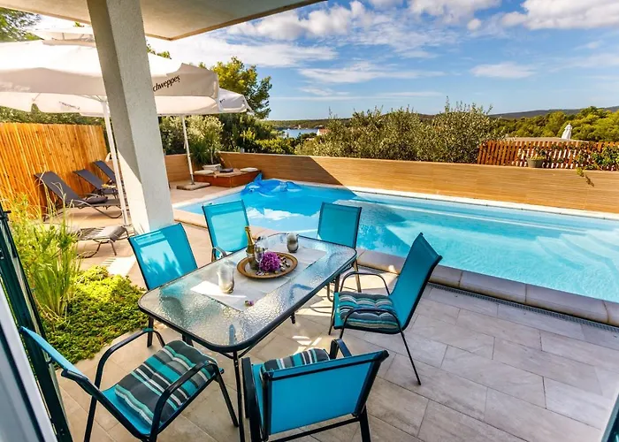 Villa Nono Jure - Private Pool & Jacuzzi, Milna Brac