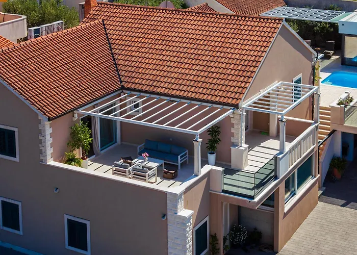 Villa Tm With Private Heated Pool, Poolhouse & Private Garage