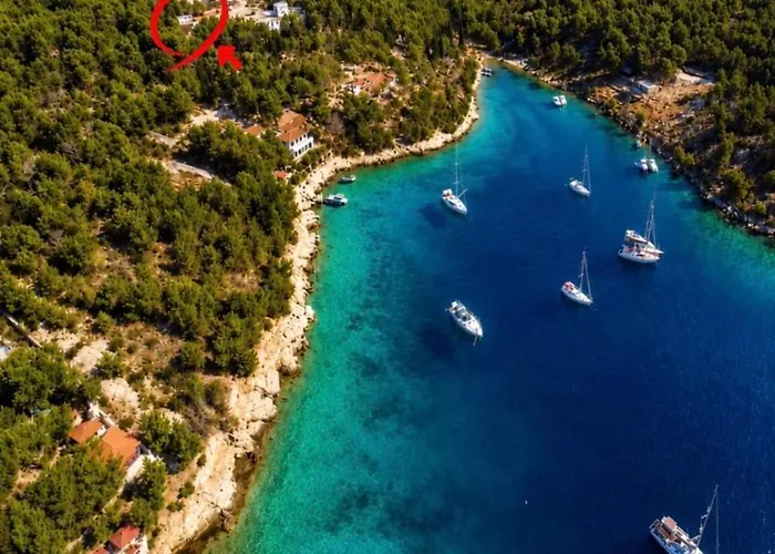 Villa Silent Bay Lucice